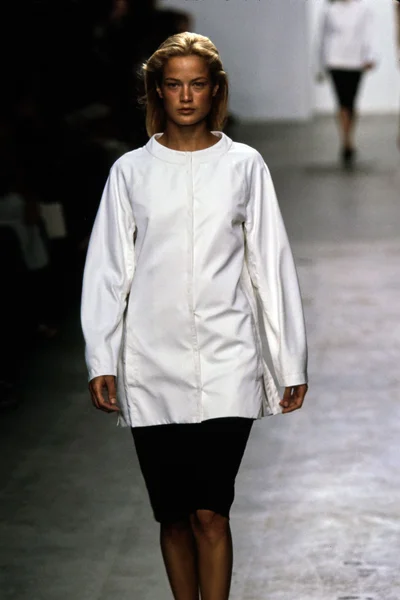 Look 30
